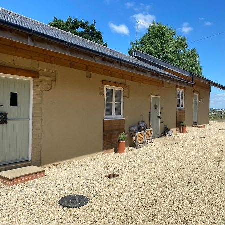Spring Hill Cottages Towcester Exterior foto